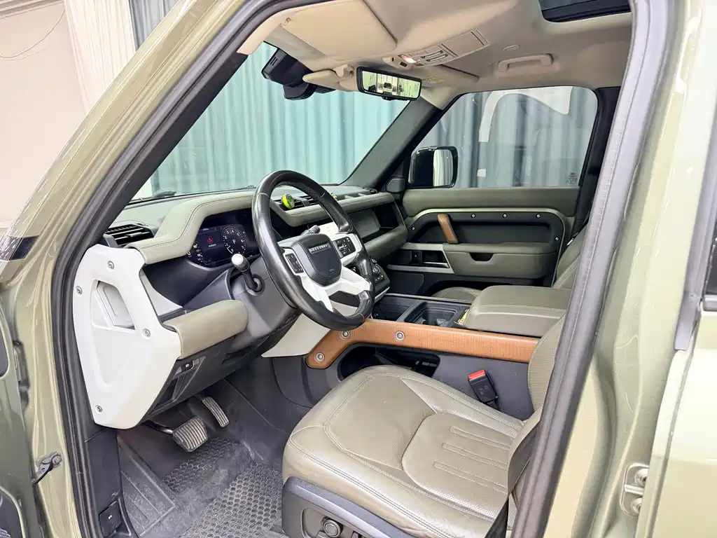 Land Rover Defender — миниатюра 4