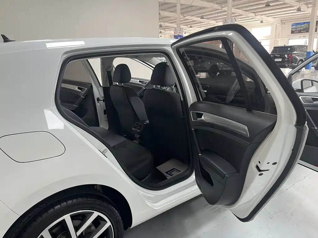 Volkswagen Golf — миниатюра 14