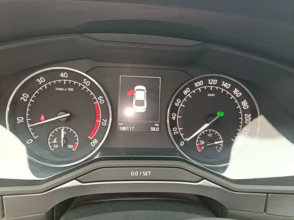 Skoda Superb — миниатюра 12