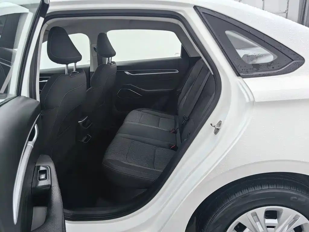 Geely Emgrand — миниатюра 15