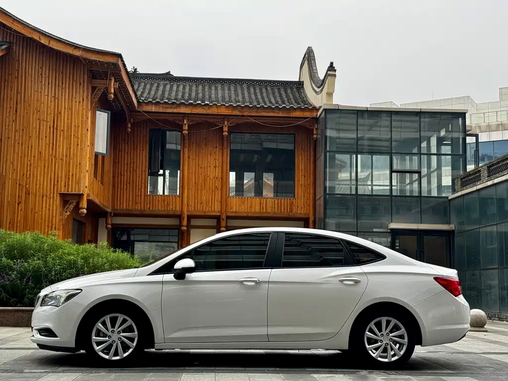 Buick Verano — миниатюра 4