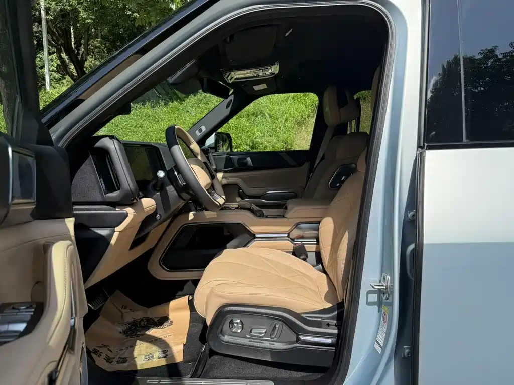 Fangchengbao Leopard 8 8 2025 Luxury 7 мест