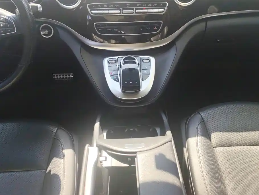 Mercedes-Benz V-Class — миниатюра 16