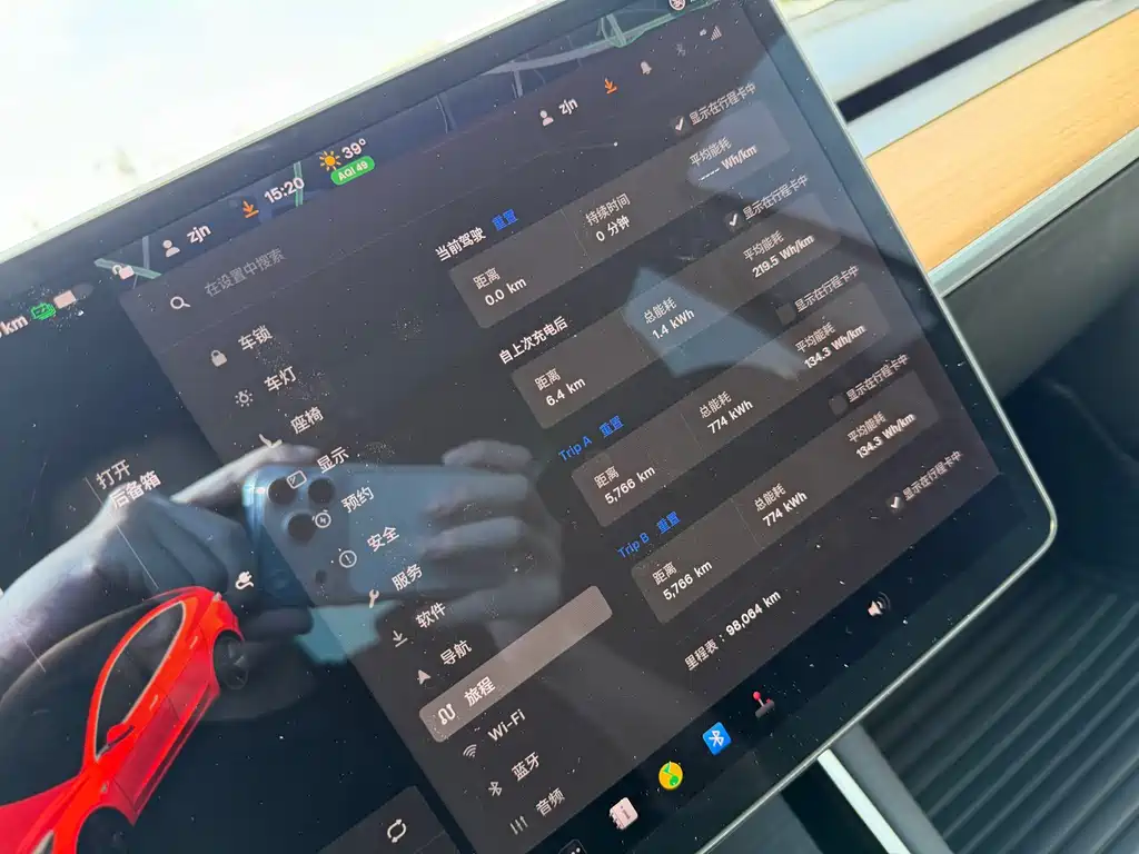 Tesla Model 3 — миниатюра 14