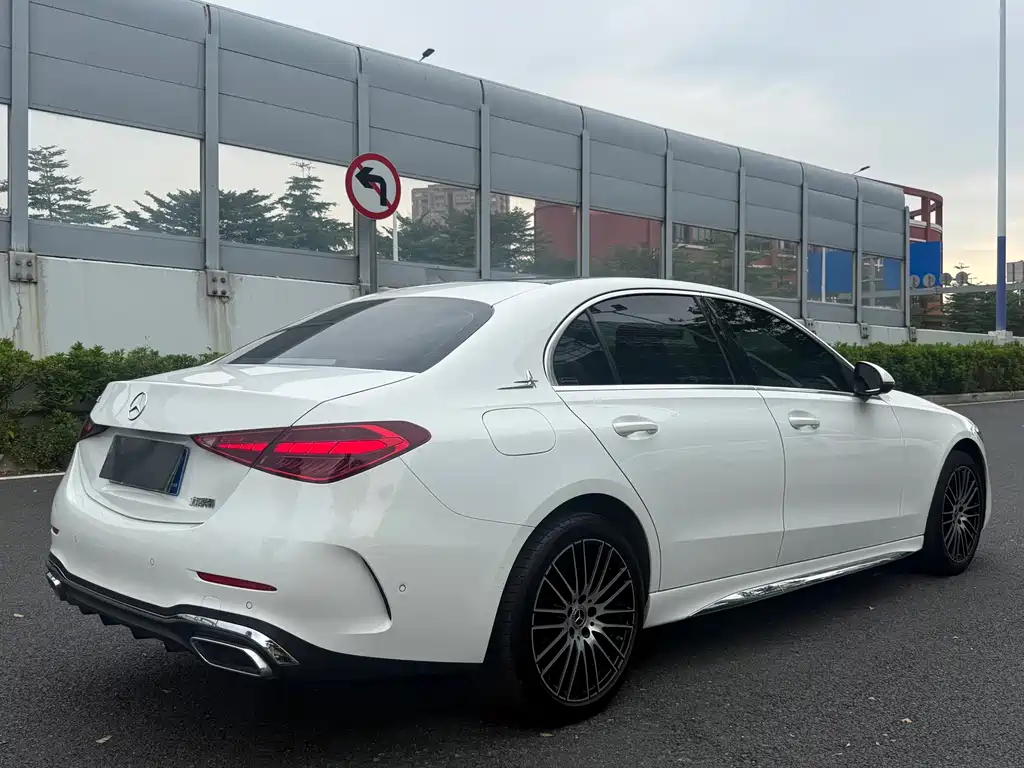 Mercedes-Benz C-Class — миниатюра 5