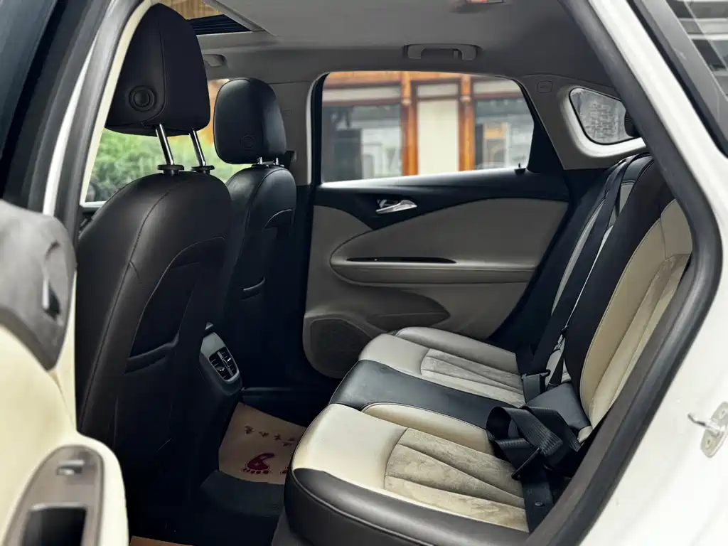 Buick Verano — миниатюра 12