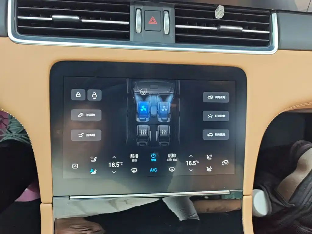 Li Auto Li ONE — миниатюра 13
