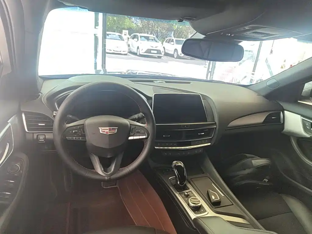 Cadillac CT5 — миниатюра 10