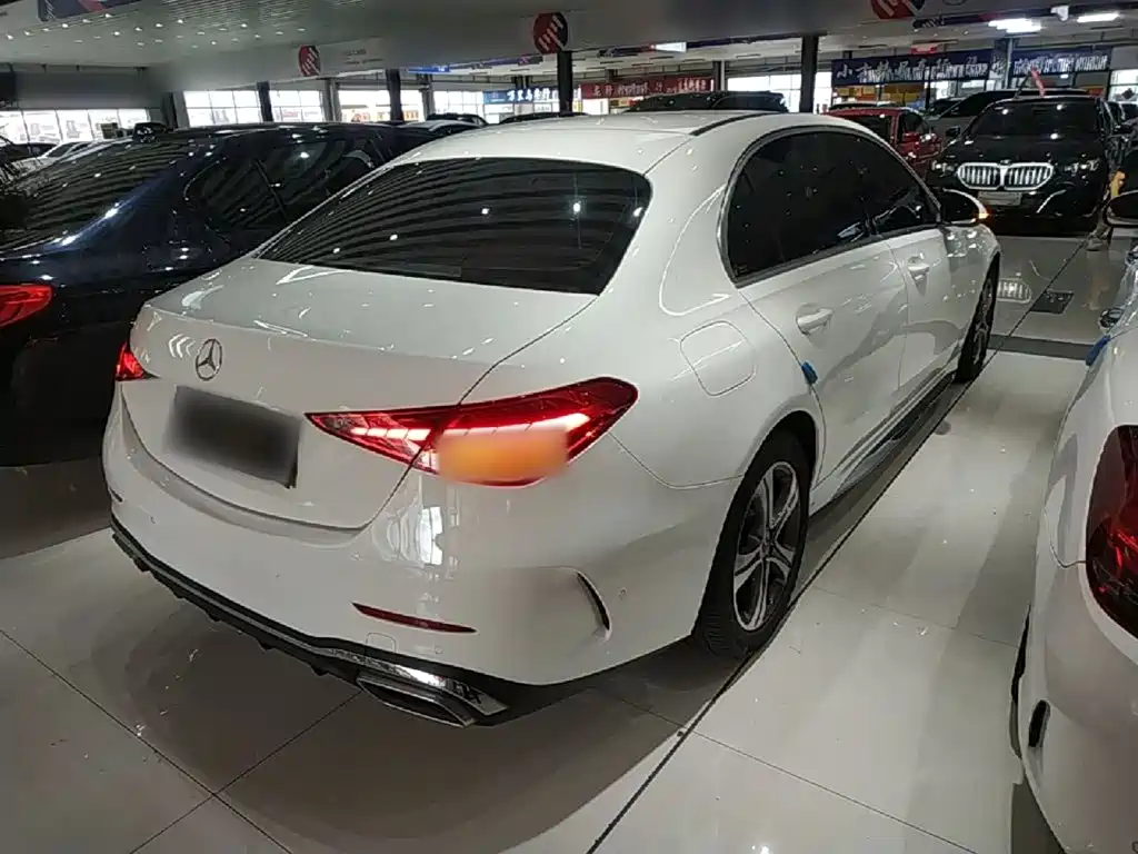 Mercedes-Benz C-Class — миниатюра 7