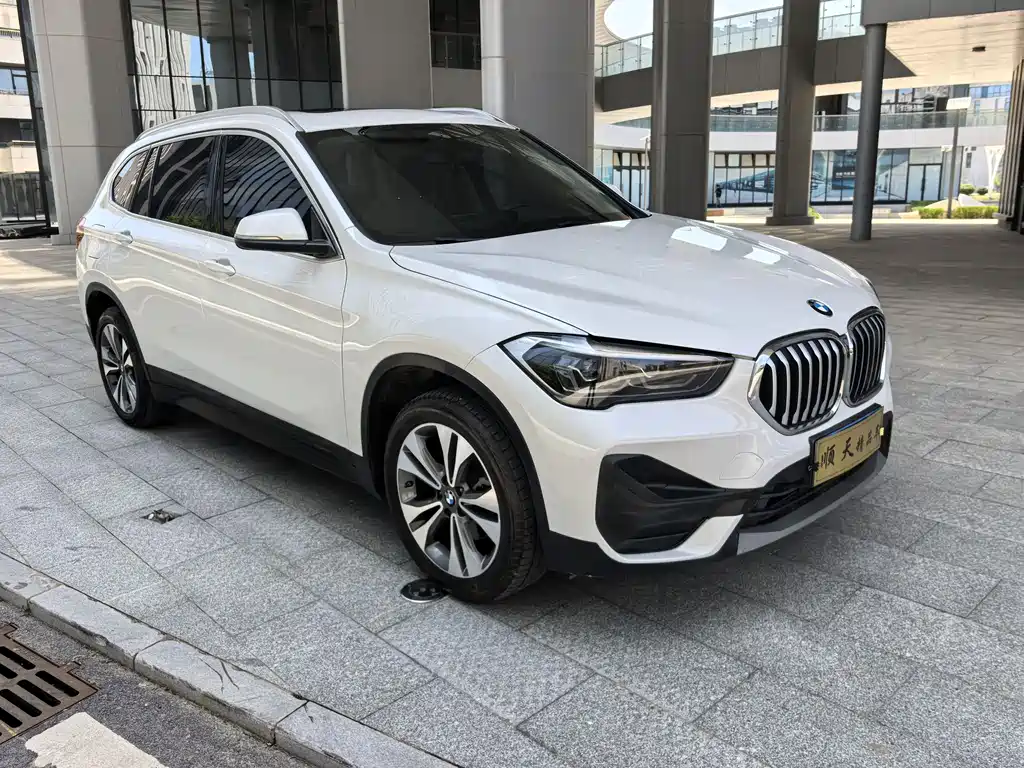BMW X1 - фото 3