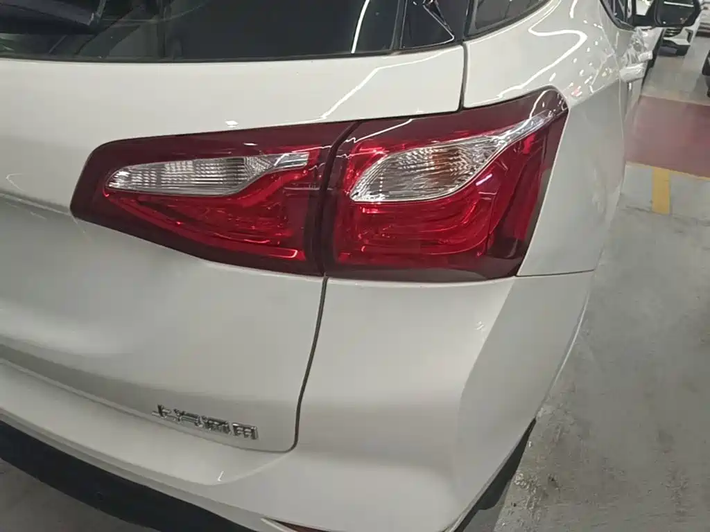 Chevrolet Equinox — миниатюра 8