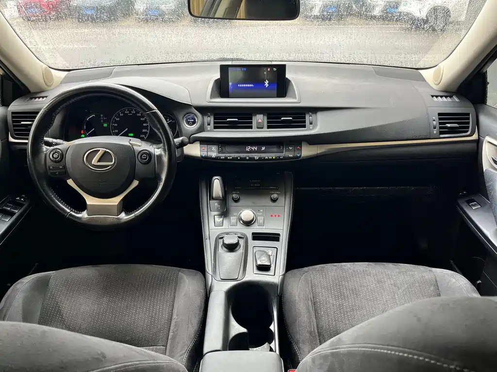 Lexus CT — миниатюра 17