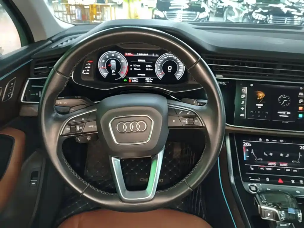 Audi Q7 — миниатюра 11