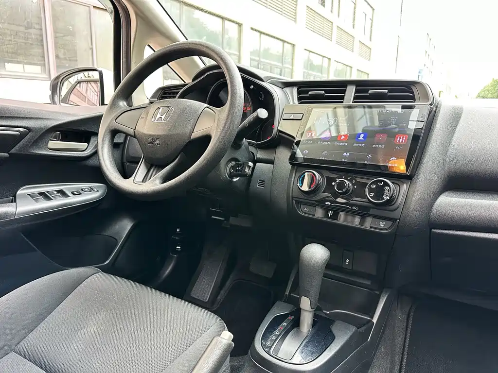 Honda Fit — миниатюра 7