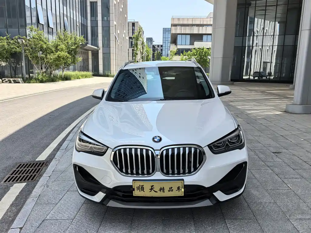 BMW X1 - фото 2