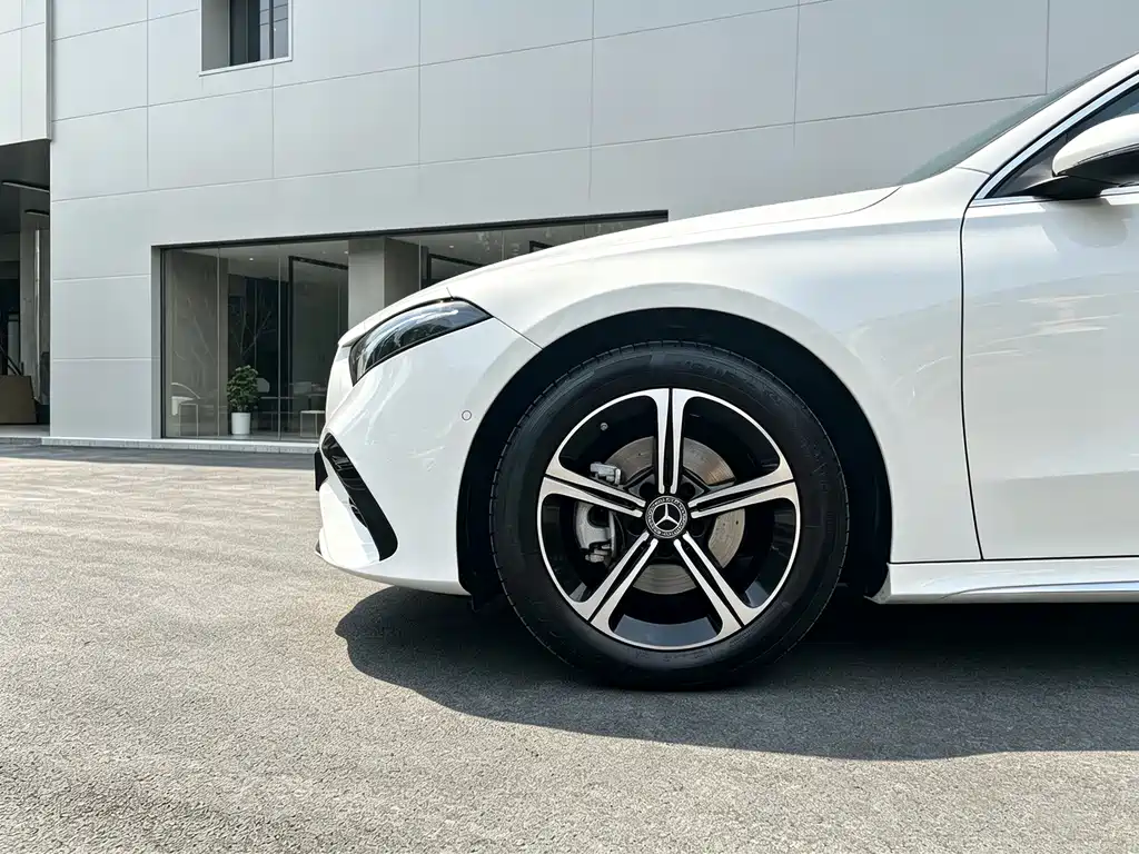 Mercedes-Benz A-Class — миниатюра 17