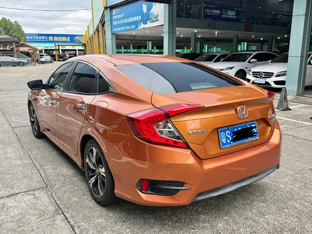 Honda Civic — миниатюра 8