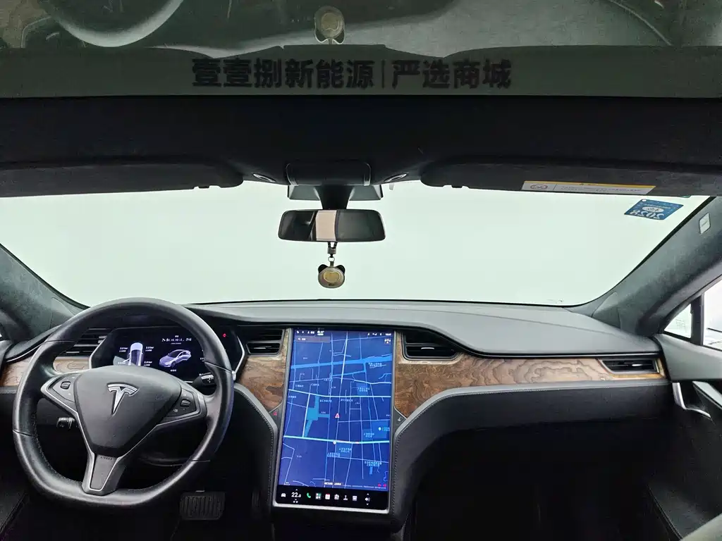 Tesla Model S — миниатюра 3