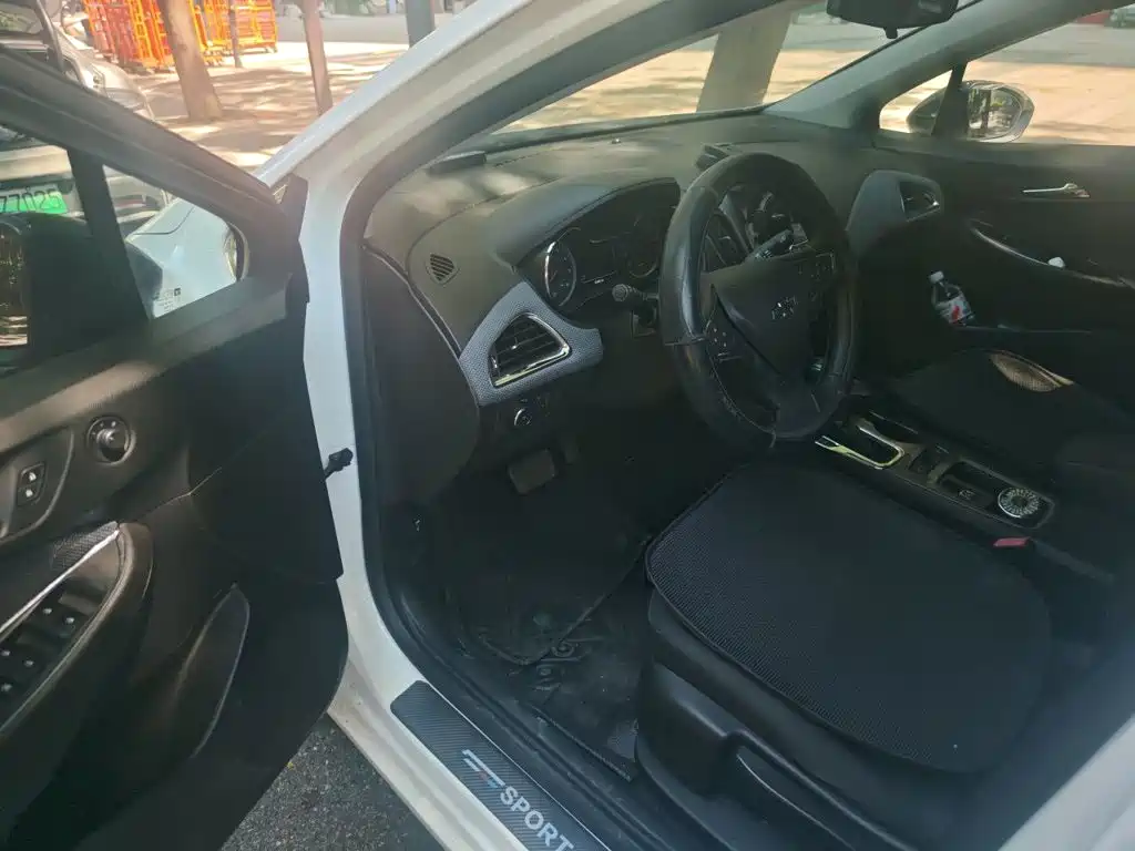 Chevrolet Cruze — миниатюра 17