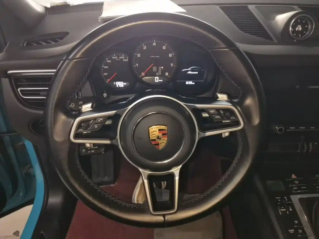 Porsche Macan — миниатюра 11