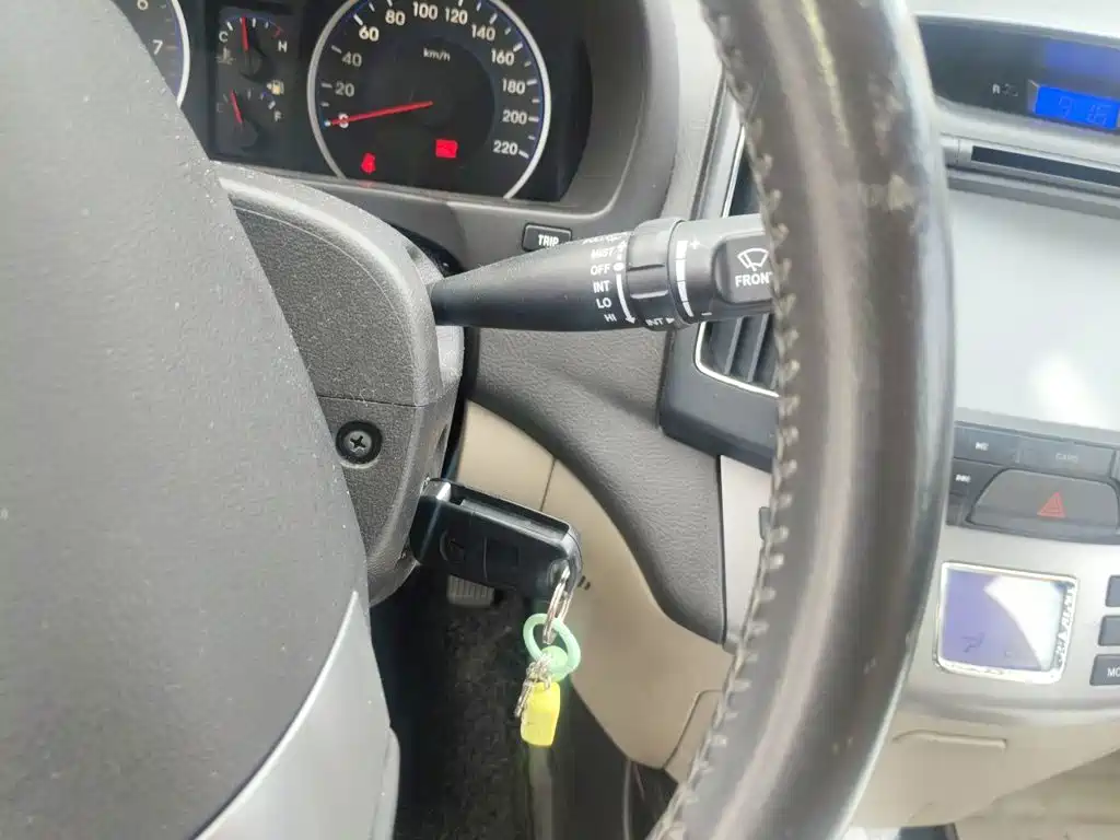Hyundai Elantra — миниатюра 9