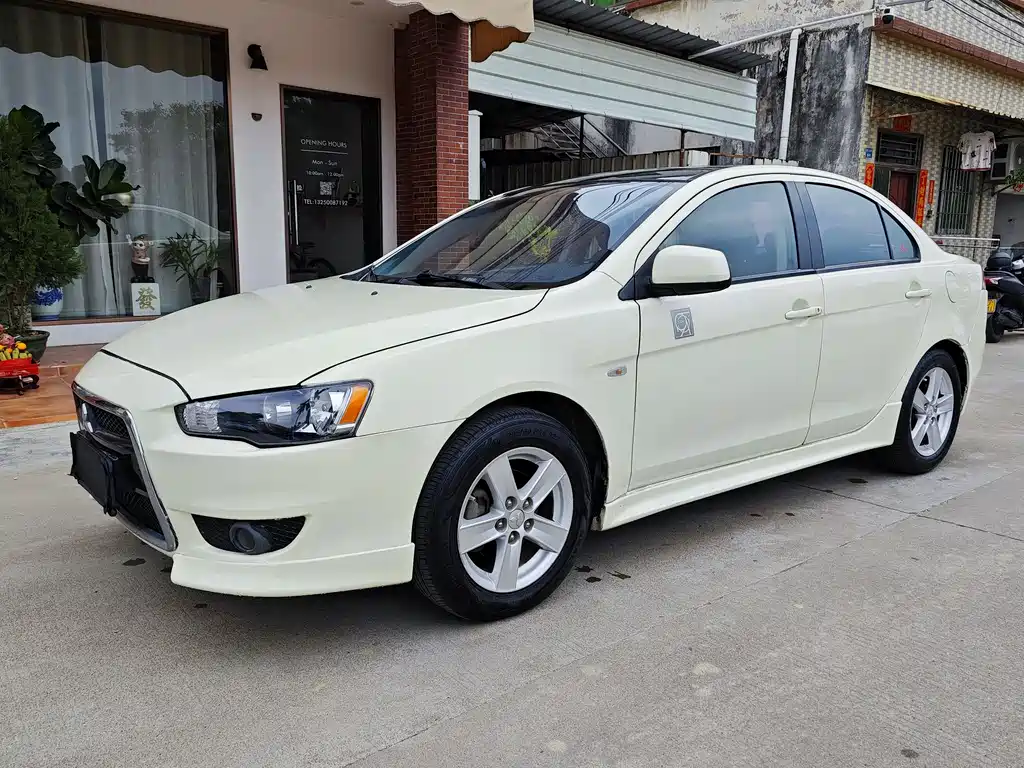 Mitsubishi Lancer EX 2011