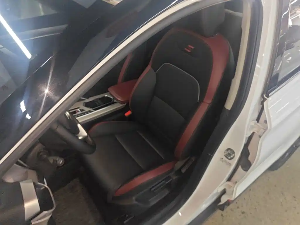 Geely Binyue — миниатюра 15