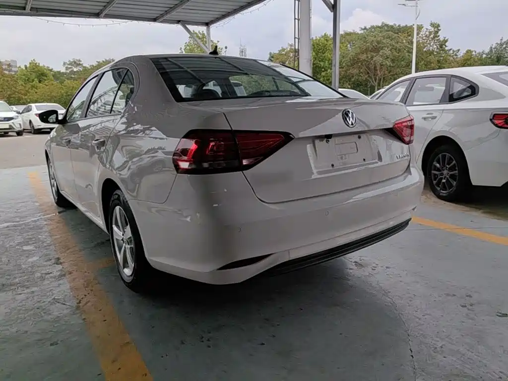 Volkswagen Lavida — миниатюра 5