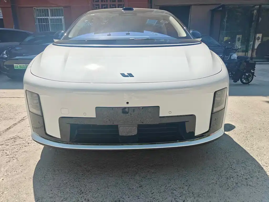 Li Auto Li i8
