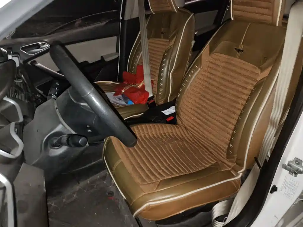 Baojun 310W — миниатюра 11