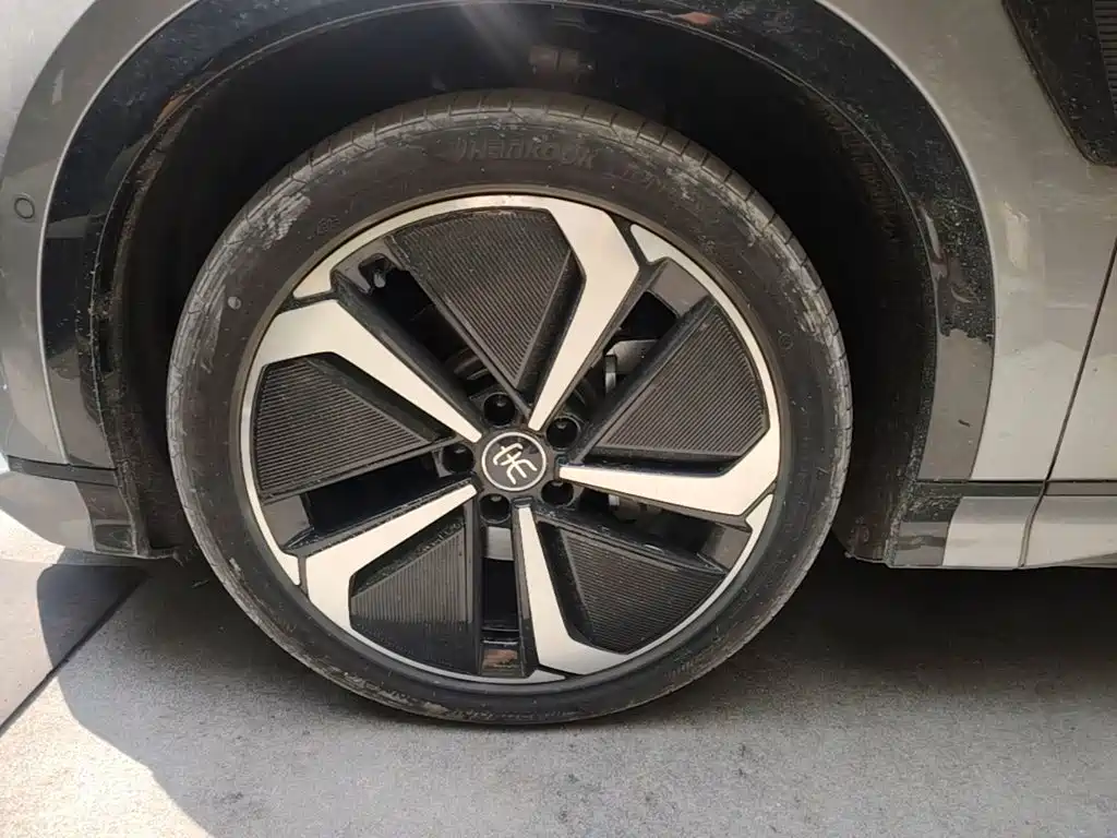 BYD L EV — миниатюра 23