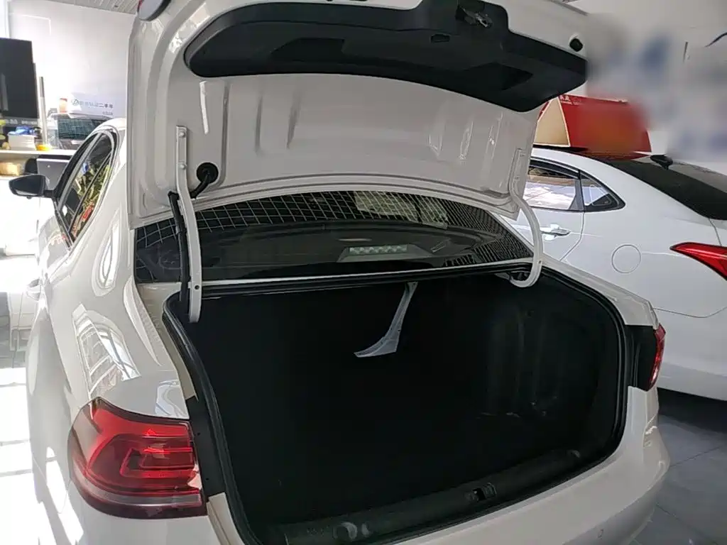 Volkswagen Lavida — миниатюра 19
