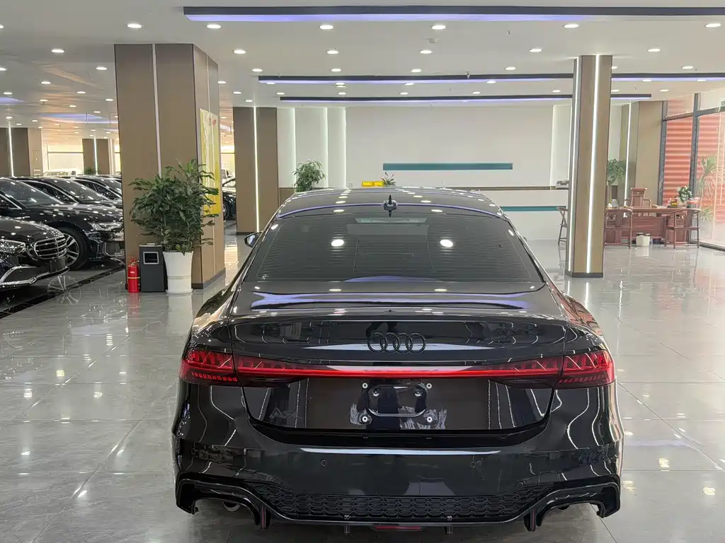Audi A7L 2024 45 TFSI Luxury