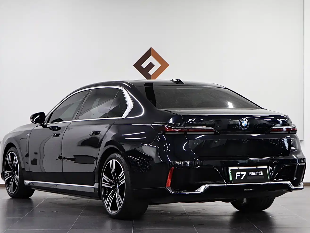 BMW i7