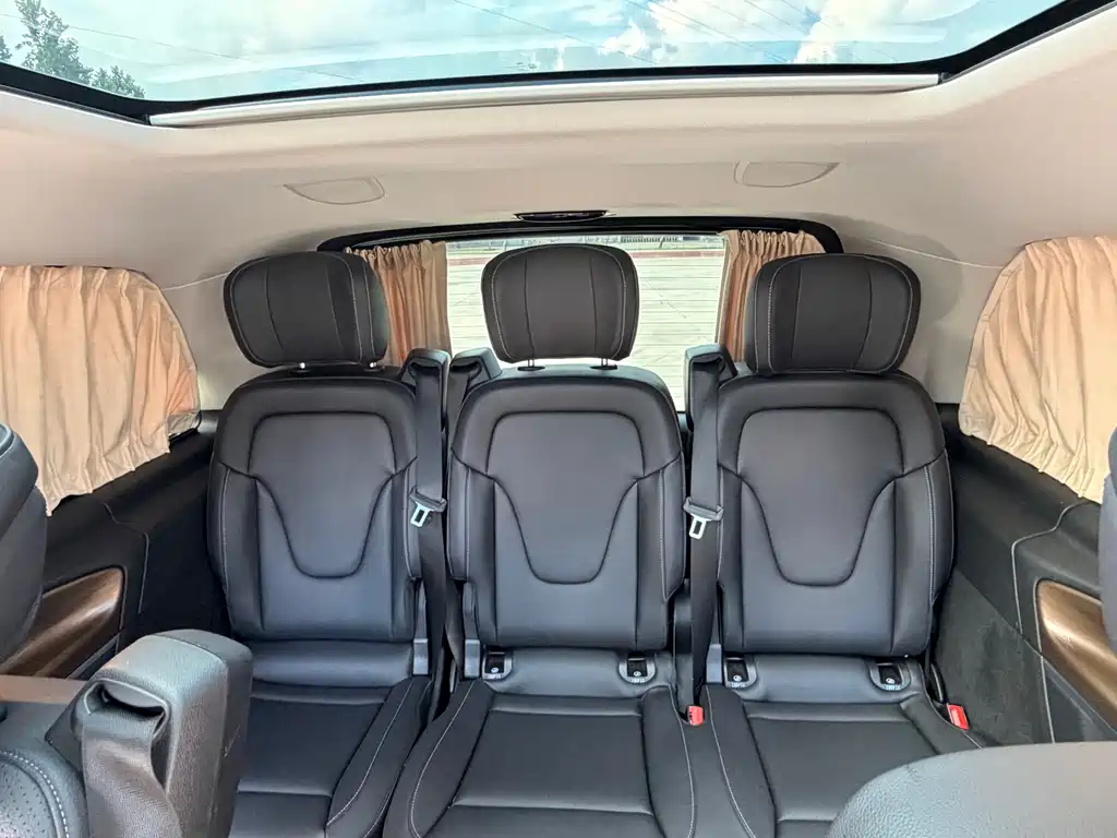 Mercedes-Benz V-Class — миниатюра 17