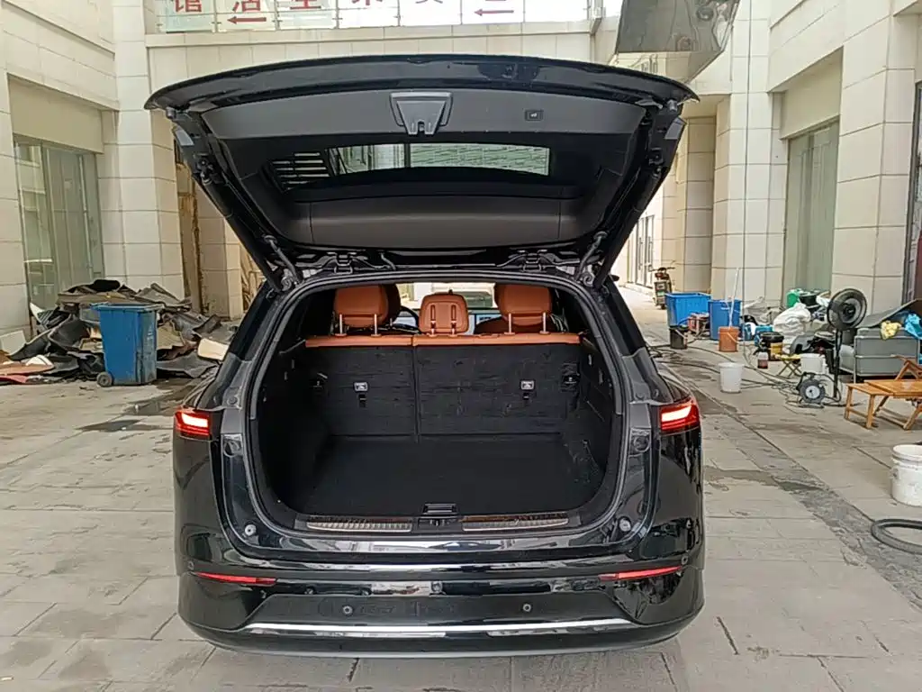 XPeng G9 — миниатюра 19
