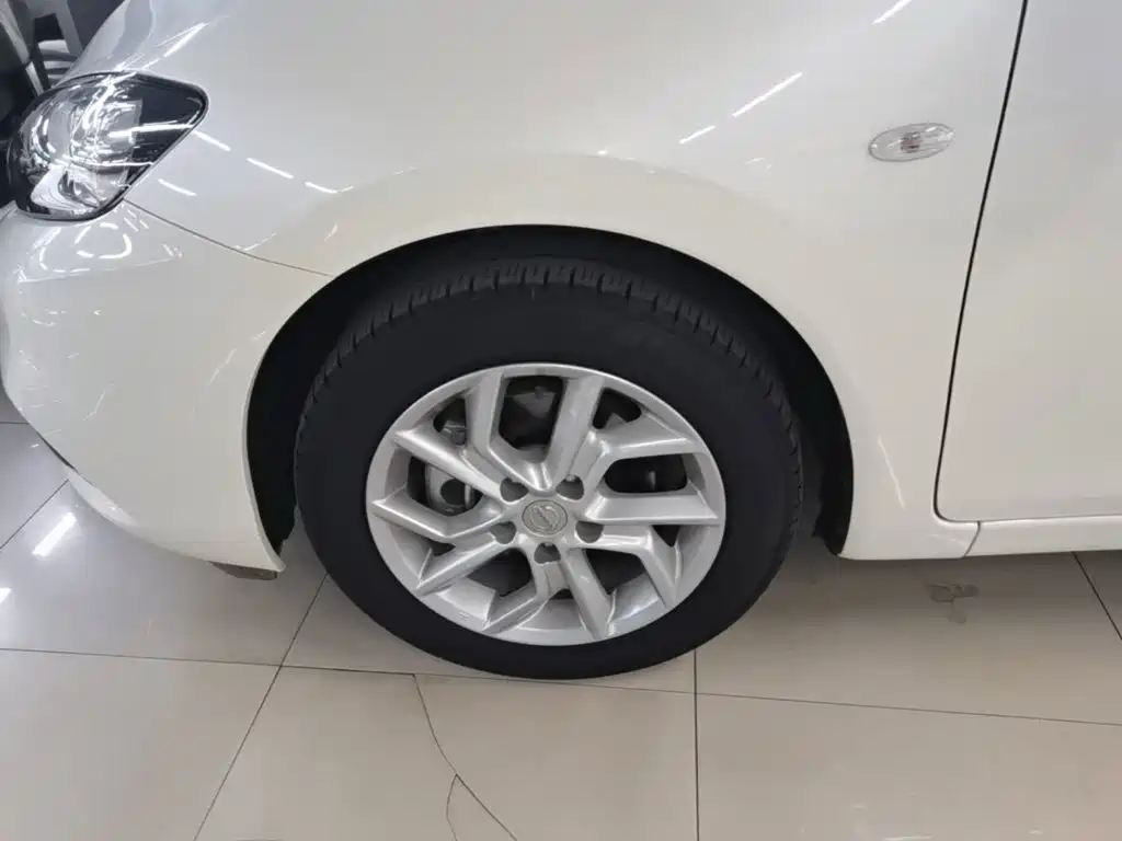 Nissan Tiida — миниатюра 23