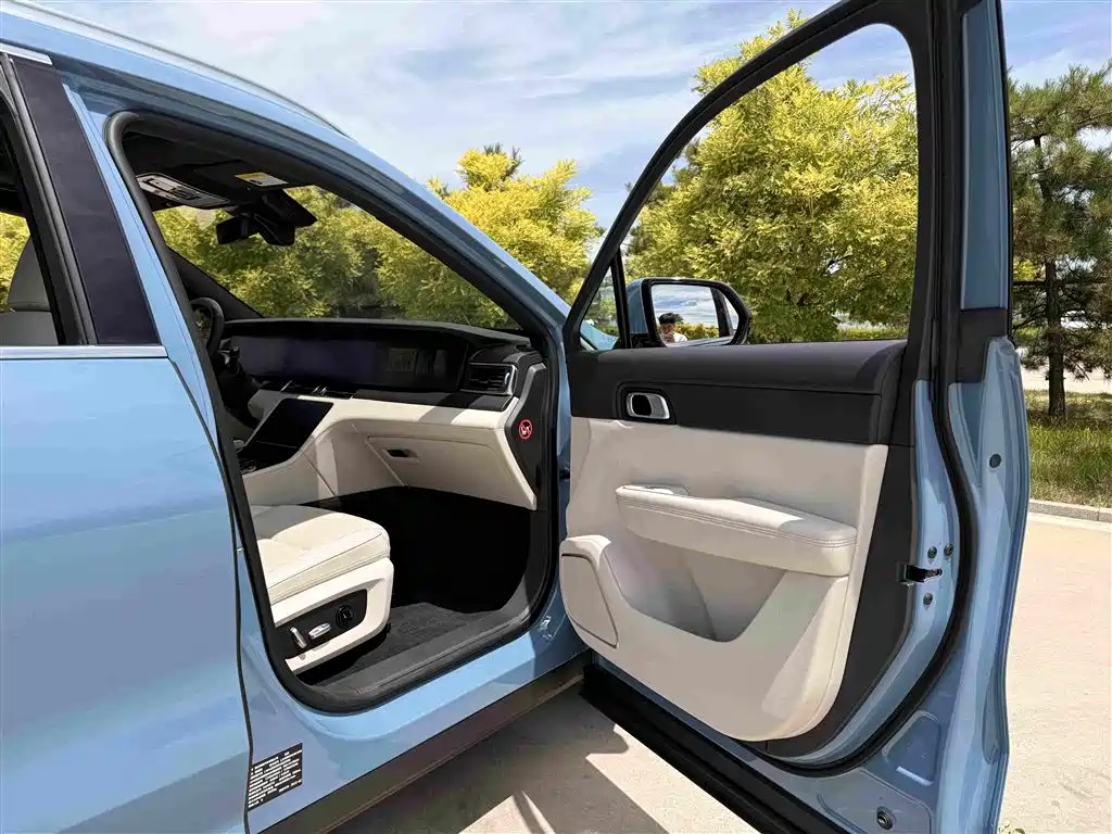 Li Auto ONE 2021 6 мест