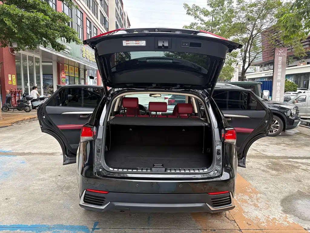 Lexus NX — миниатюра 15