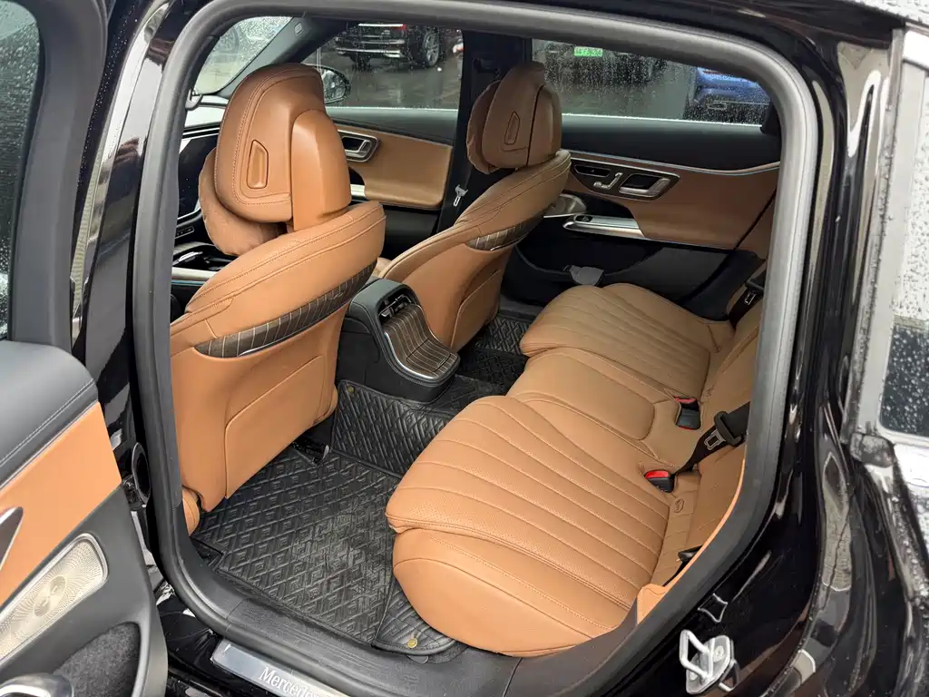 Mercedes-Benz E-Class — миниатюра 5