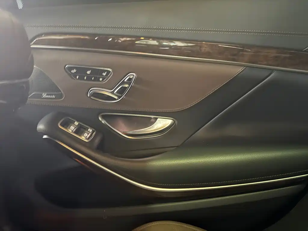 Mercedes-Benz S-Class — миниатюра 13