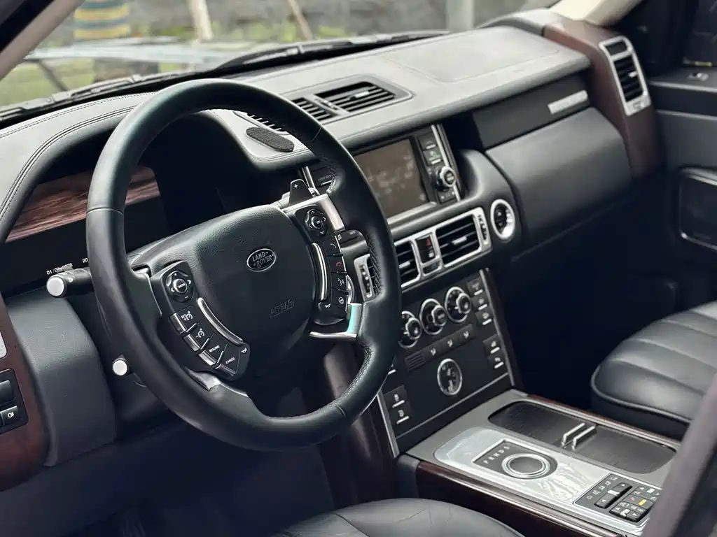 Land Rover Range Rover — миниатюра 10