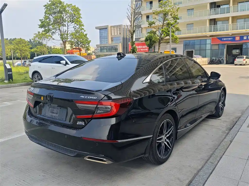 Honda Accord — миниатюра 7