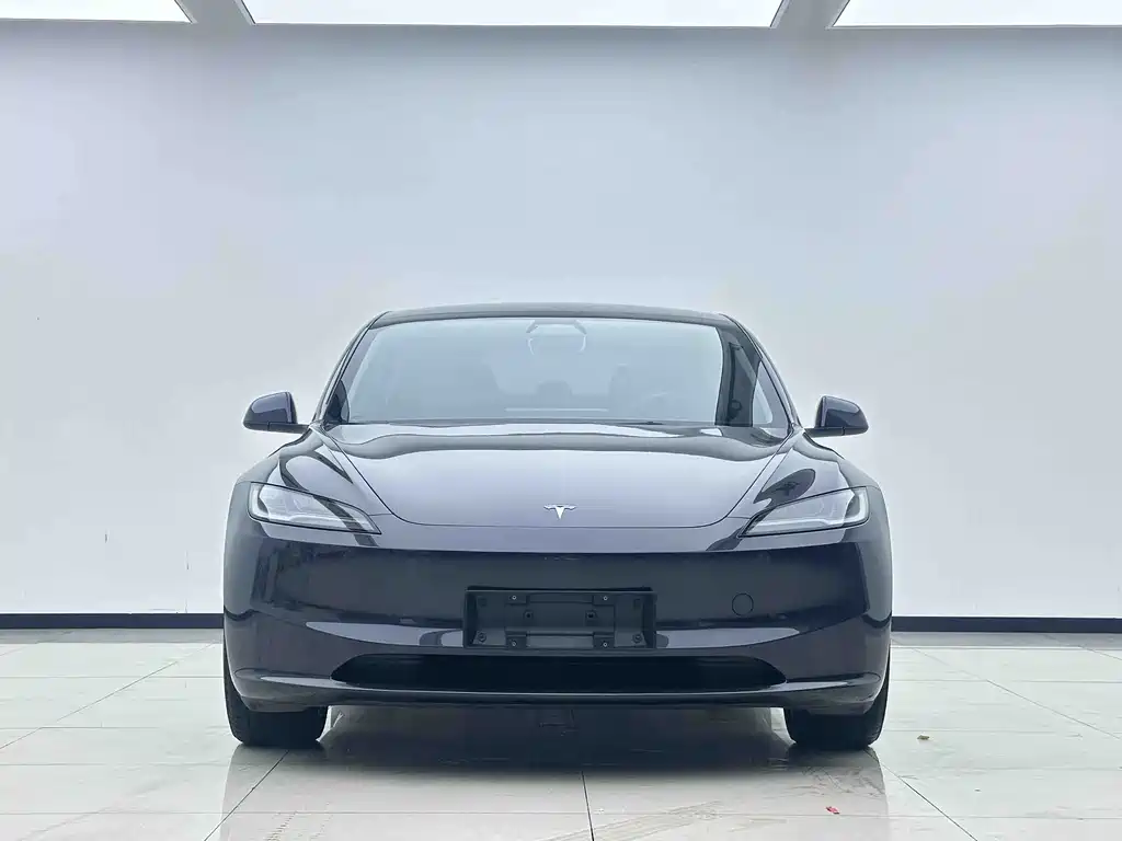 Tesla Model 3 — миниатюра 2