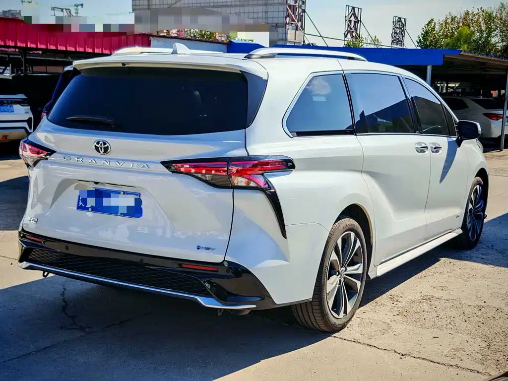 Toyota Granvia 2024 2.5L Luxury PLUS
