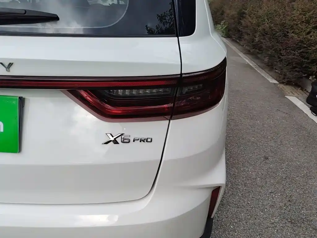 Geely Vision X6 — миниатюра 8