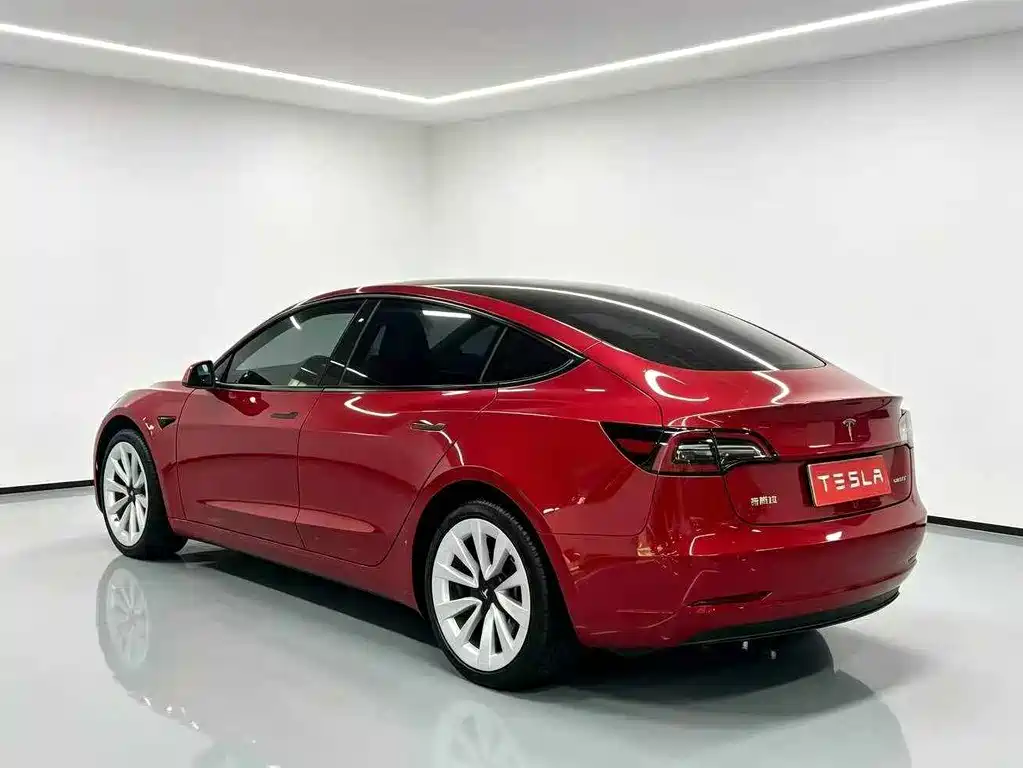 Tesla Model 3 — миниатюра 9