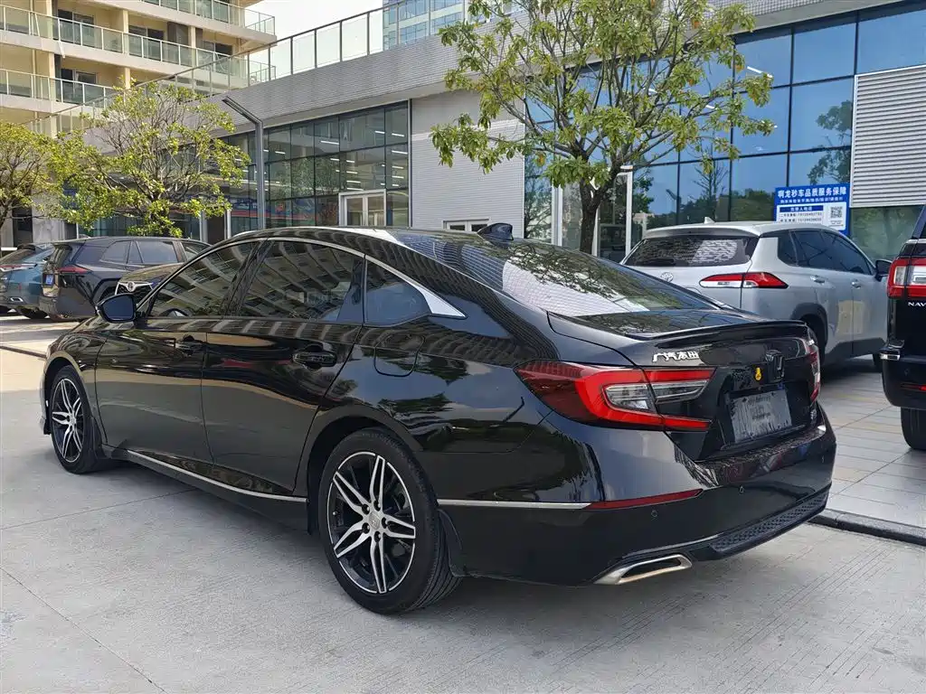Honda Accord — миниатюра 9