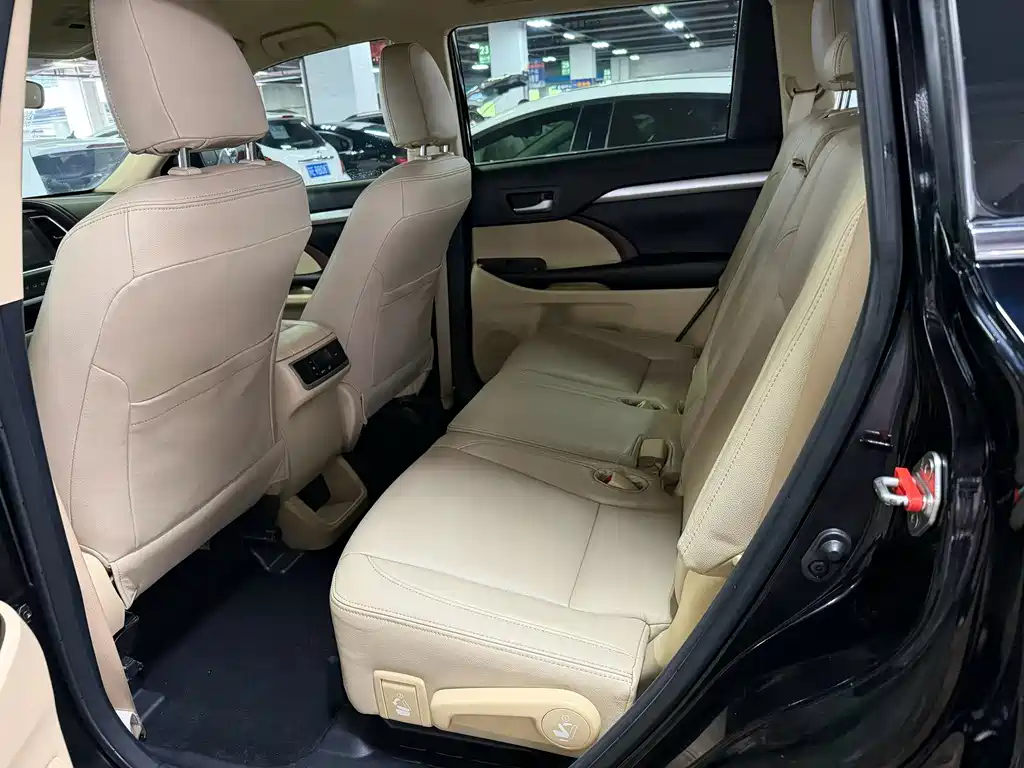 Toyota Highlander — миниатюра 4