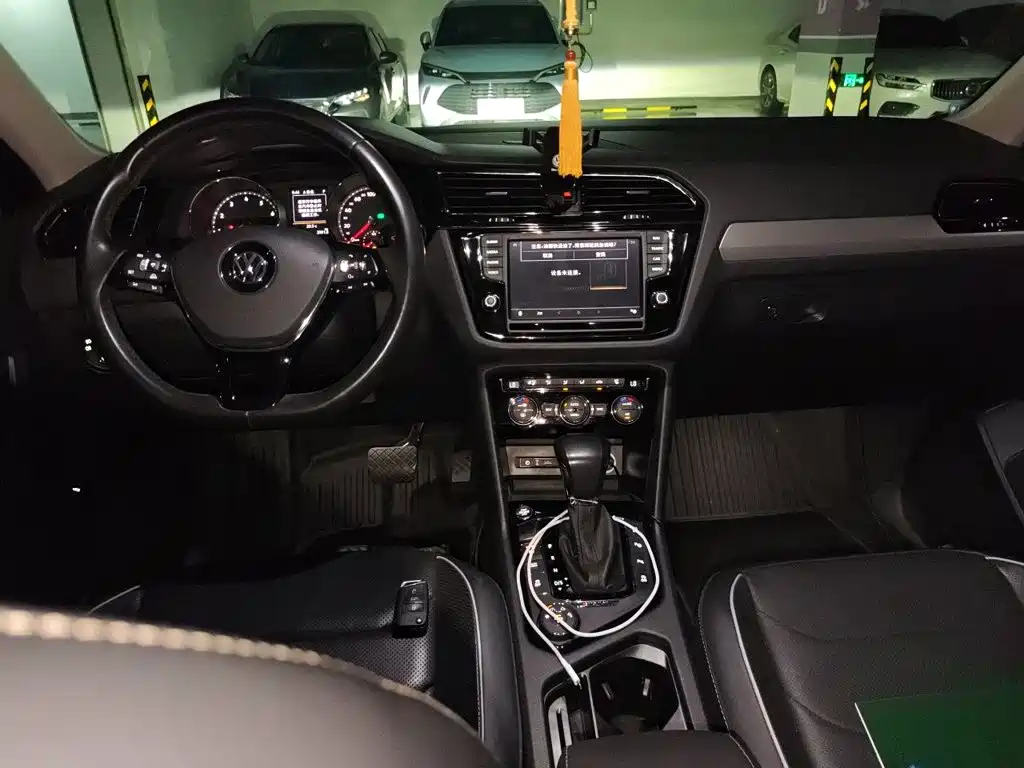 Volkswagen Tiguan L — миниатюра 10